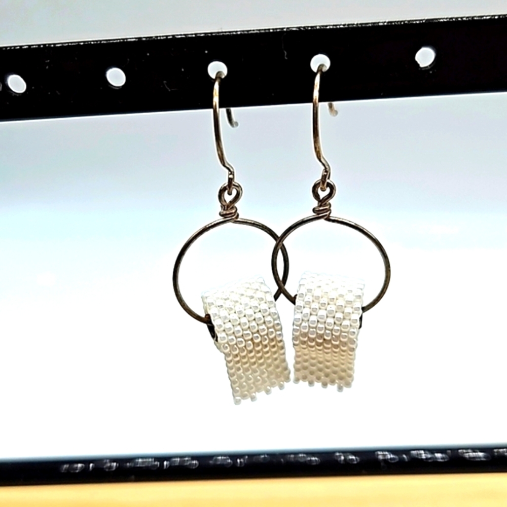 💎 T.P. earrings with beads NWOT Cute Toilet Paper Charm Dangling Earring